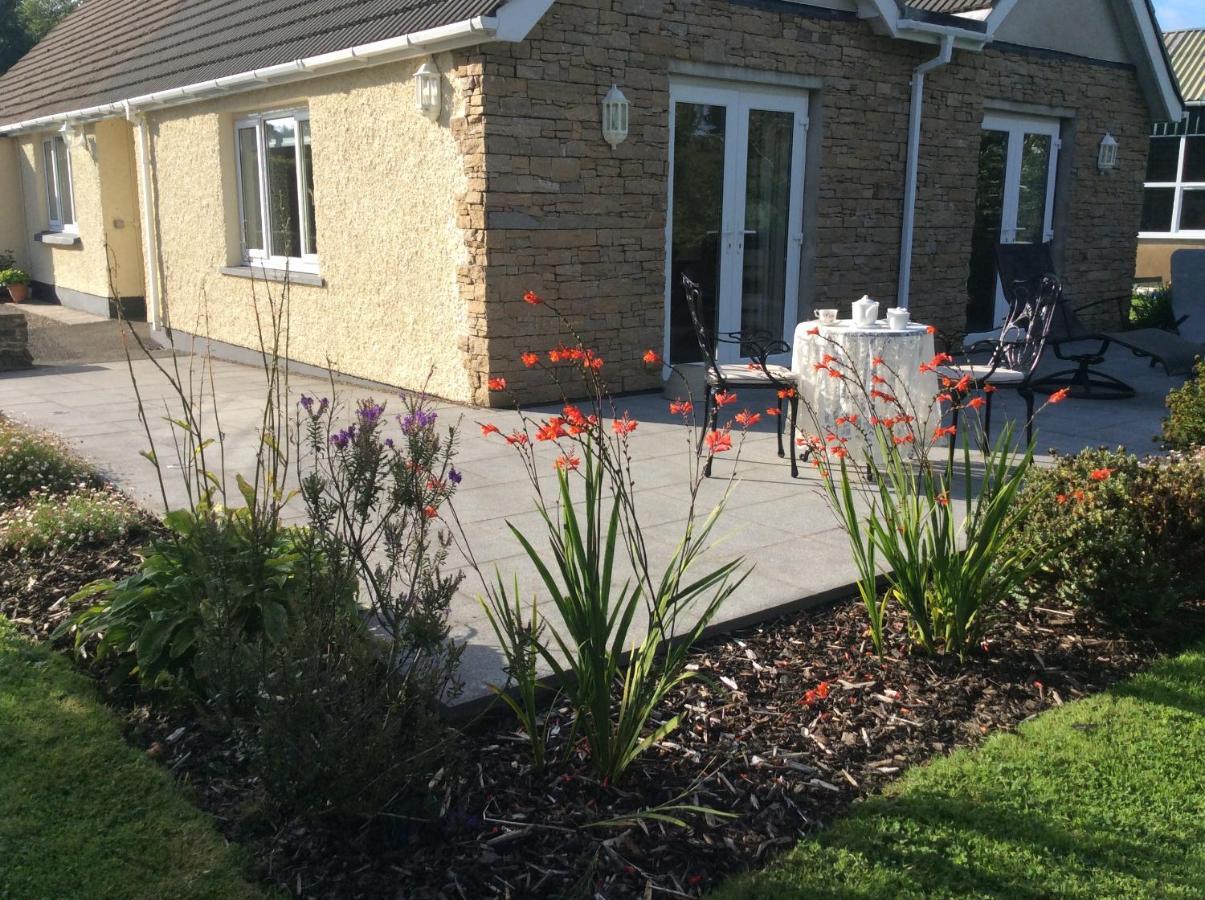 Pembrokeshire Fields Hotel Haverfordwest Exterior foto