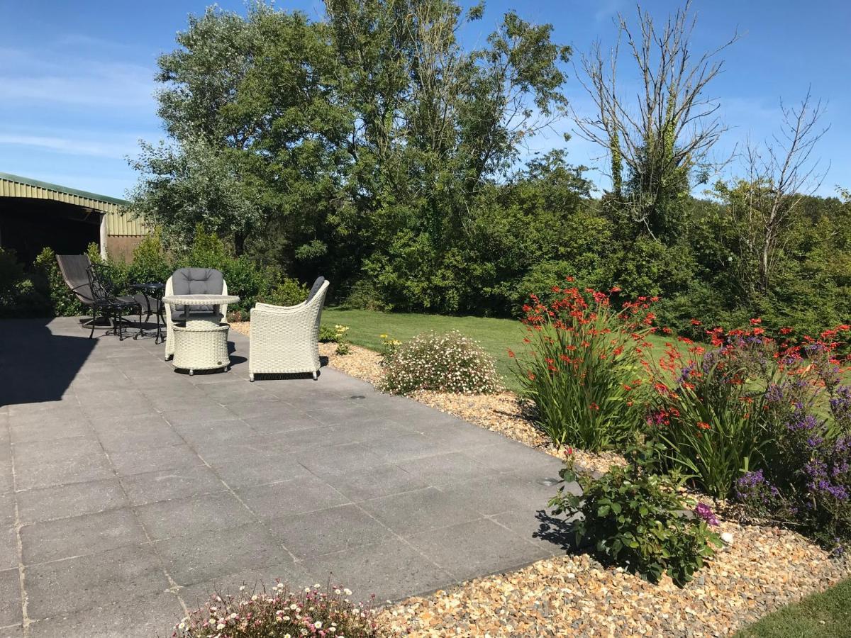 Pembrokeshire Fields Hotel Haverfordwest Exterior foto