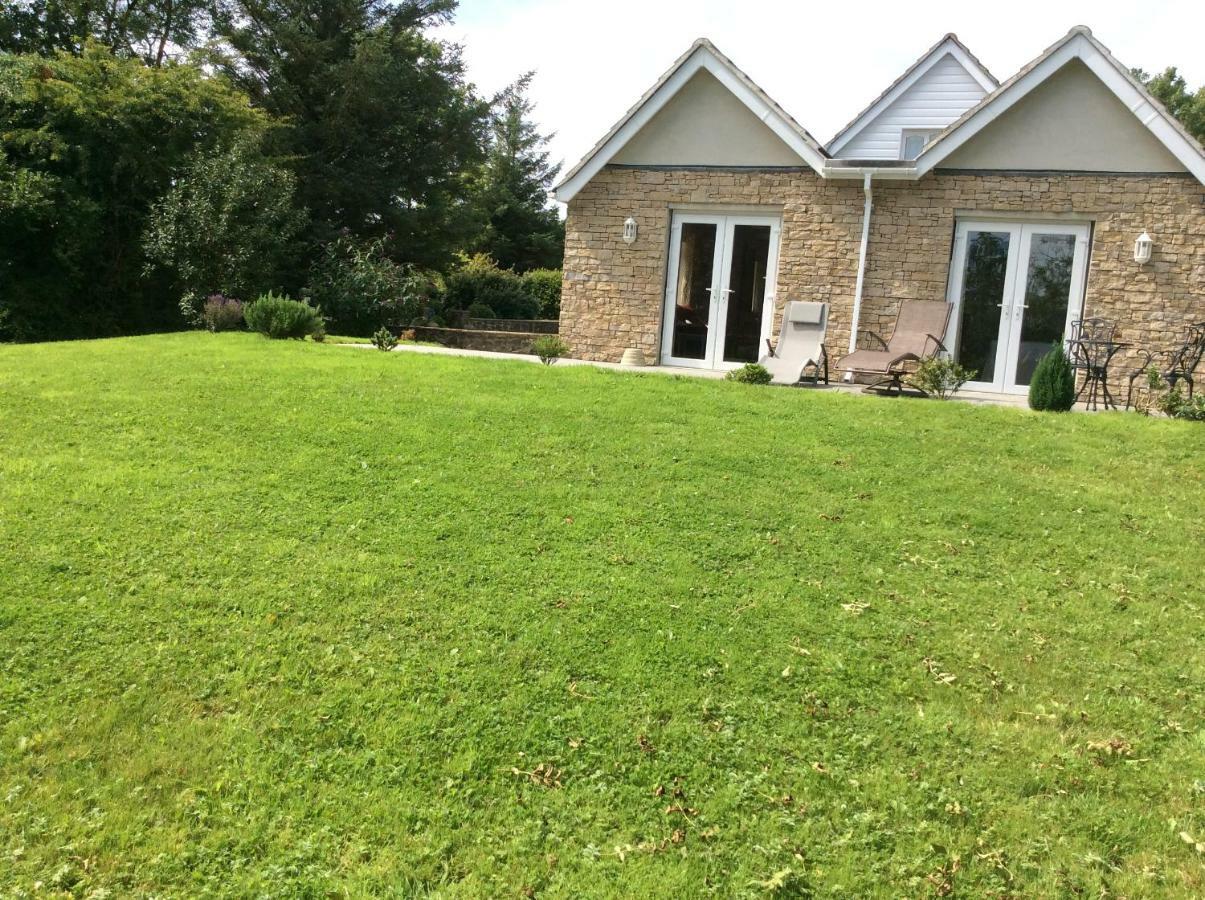 Pembrokeshire Fields Hotel Haverfordwest Exterior foto